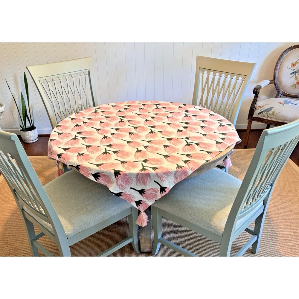 Opalhouse Tassel Trim Floral Blooms Pink Table Runners /Table‎ Throws 50x50 EUC
